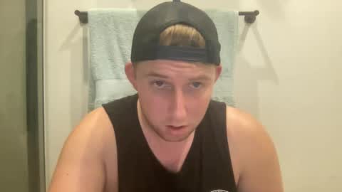 Snapshot of jorddiickzilla chatting on December 19, 2:45 am jorddiickzilla online show from December 19, 2:45 am