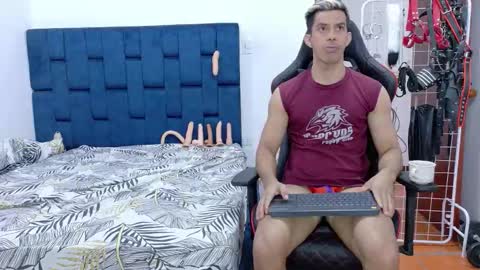 jose_rumbero91 online show from November 26, 12:19 pm