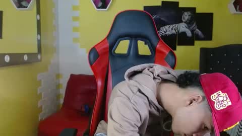 Snapshot of jose_sexycumm chatting on October 23, 8:23 pm jose_sexycumm online show from October 23, 8:23 pm