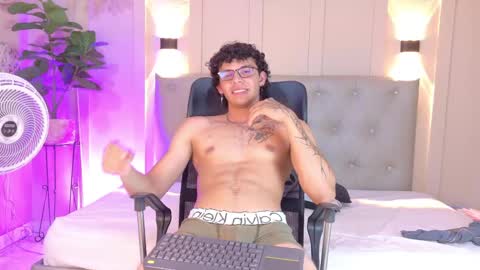 joseph_spider online show from May 21, 1:48 pm
