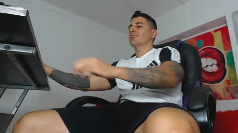 eduardo online show from December 27, 12:23 pm