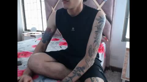 jr_phoenix online show from April 26, 6:05 pm