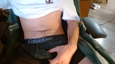 Snapshot of jrtop4snr chatting on October 4, 7:02 am jrtop4snr online show from October 4, 7:02 am