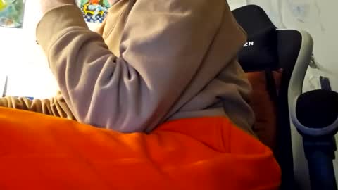 ju537705 online show from October 31, 8:50 am