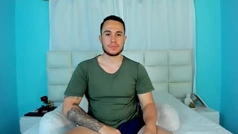 Snapshot of juan__jimenez chatting on October 17, 12:25 am Juan online show from October 17, 12:25 am