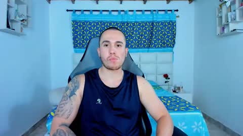 Snapshot of juan__jimenez chatting on February 5, 2:19 am Juan online show from February 5, 2:19 am