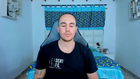 Snapshot of juan__jimenez chatting on February 12, 12:48 am Juan online show from February 12, 12:48 am