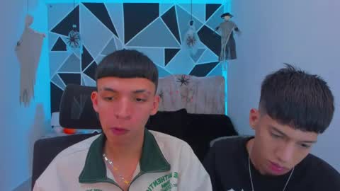 Snapshot of juan_nd_steven chatting on October 24, 4:36 am JuanSteven online show from October 24, 4:36 am