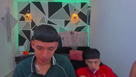 Snapshot of juan_nd_steven chatting on October 23, 4:27 am JuanSteven online show from October 23, 4:27 am