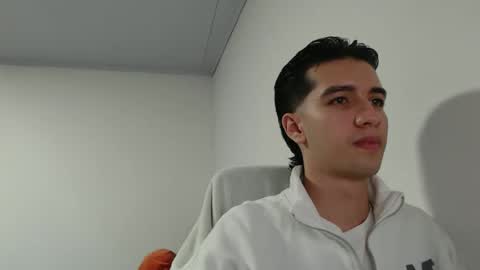 juanboytw online show from February 26, 9:35 pm