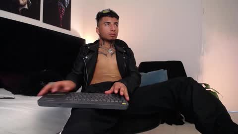 Juan online show from January 5, 8:42 pm