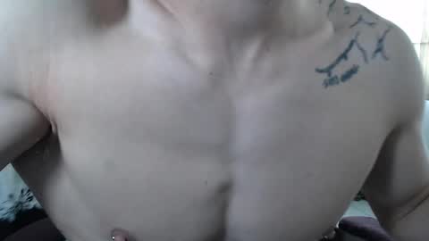 Snapshot of juanisimo_ chatting on March 1, 2:44 pm JUANISIMO  online show from March 1, 2:44 pm