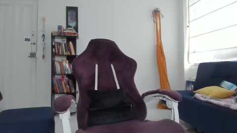 Snapshot of juanisimo_ chatting on October 11, 9:52 pm JUANISIMO  online show from October 11, 9:52 pm