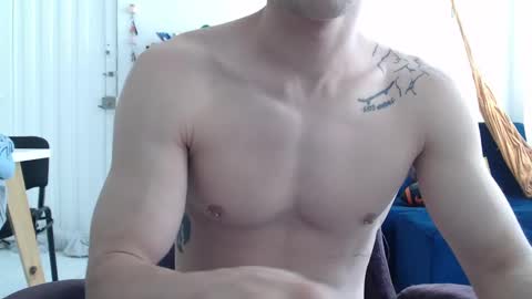 Snapshot of juanisimo_ chatting on January 21, 3:39 pm JUANISIMO  online show from January 21, 3:39 pm
