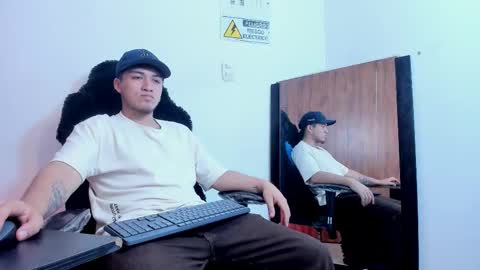 Snapshot of juanmechanic chatting on September 23, 7:46 pm JUAN  online show from September 23, 7:46 pm