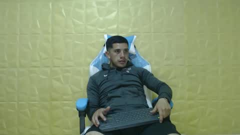 juanperez1999777 online show from September 17, 10:22 pm