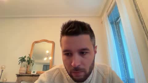 jules_demastre1 online show from December 1, 1:25 pm