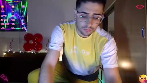 Julian online show from February 19, 1:51 am