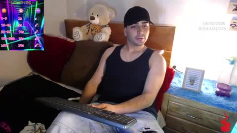 Julian online show from February 8, 2:49 pm