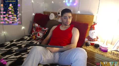 Julian online show from December 11, 6:48 pm