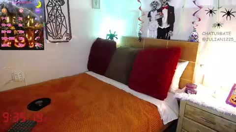 Julian online show from October 30, 2:35 am