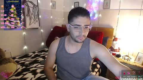 Julian online show from December 13, 4:49 pm