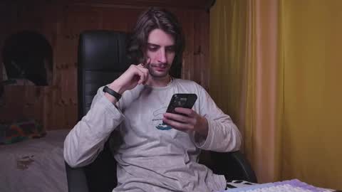 Snapshot of julian_cassablanca chatting on February 25, 9:46 pm julian_cassablanca online show from February 25, 9:46 pm