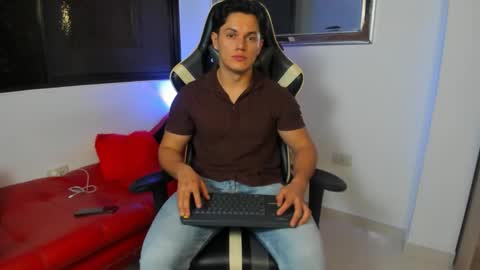 julian_wallace online show from February 27, 1:29 am