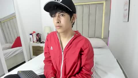 Julian online show from January 18, 7:16 pm