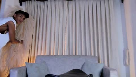 Julien online show from March 14, 11:50 am