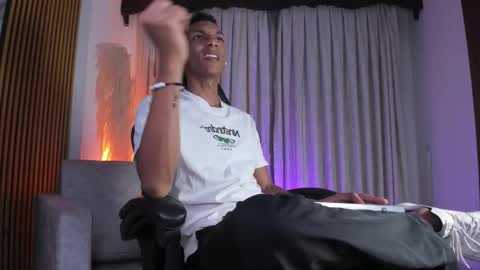 Julien online show from February 1, 11:42 am