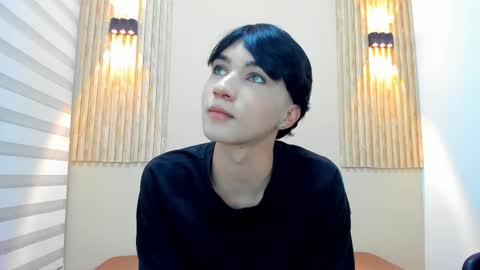 Snapshot of julii_rico chatting on October 20, 4:44 pm JULI online show from October 20, 4:44 pm