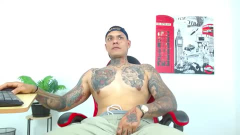 juniior_333 online show from November 26, 9:51 pm