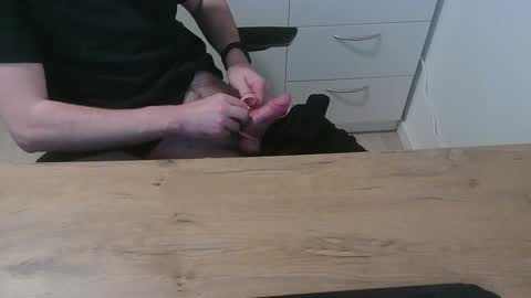 Snapshot of junk2711 chatting on February 3, 3:49 pm junk2711 online show from February 3, 3:49 pm