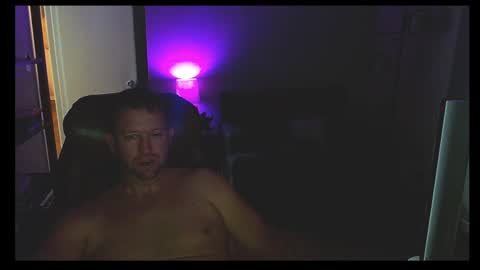 Snapshot of jusbeaz8722 chatting on January 8, 7:55 am JustVibin online show from January 8, 7:55 am