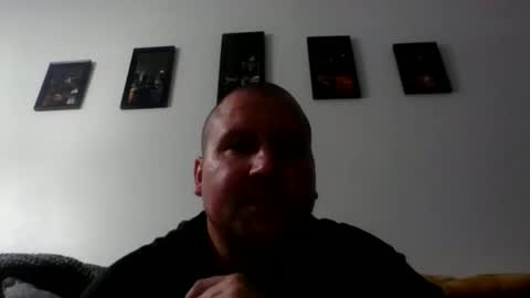 just1more5 online show from October 11, 3:10 am