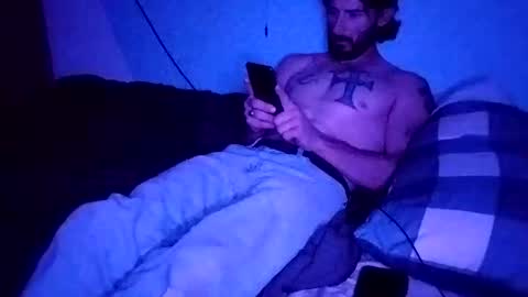 Snapshot of just2day2000 chatting on February 6, 9:43 am just2day2000 online show from February 6, 9:43 am