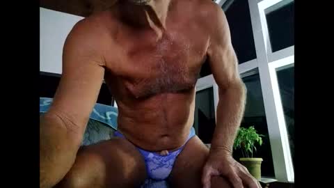 Gil indpendant model exhibitionnist online show from September 26, 11:35 pm