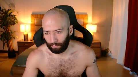 Justin online show from April 4, 11:40 am