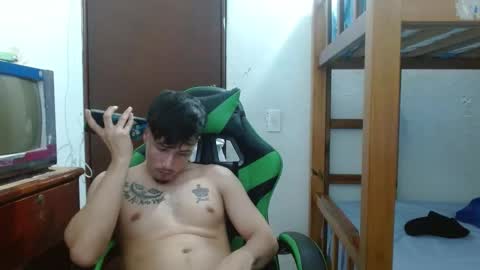 justin_taylor02 online show from October 20, 6:01 pm