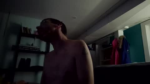 justinjerksit online show from October 3, 9:03 am