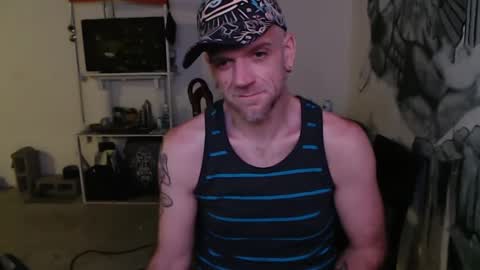 Snapshot of justinmoore1987 chatting on December 6, 5:53 am justinmoore1987 online show from December 6, 5:53 am