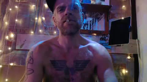 Snapshot of justinmoore1987 chatting on January 16, 2:41 pm justinmoore1987 online show from January 16, 2:41 pm