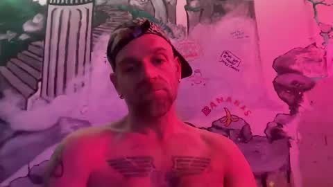 Snapshot of justinmoore1987 chatting on December 14, 3:29 am justinmoore1987 online show from December 14, 3:29 am