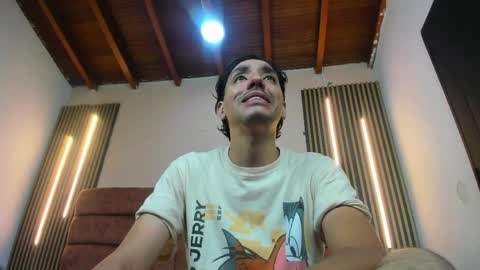 justinschneider online show from April 8, 11:02 pm