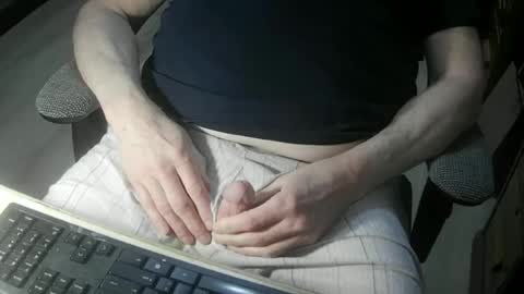 Justme39057 online show from April 28, 9:19 pm