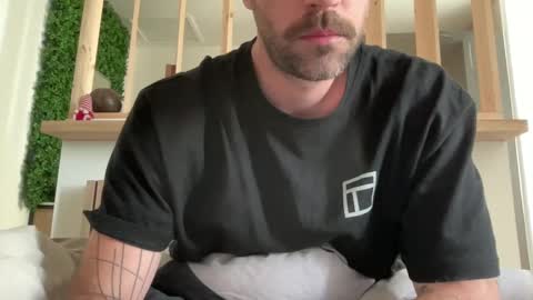 justmeandyou00 online show from February 13, 11:06 am