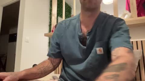 justmeandyou00 online show from February 15, 6:33 pm