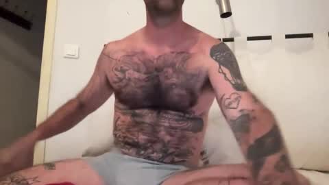 justmeandyou00 online show from October 8, 4:22 pm