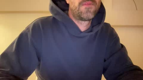 justmeandyou00 online show from December 3, 7:11 pm